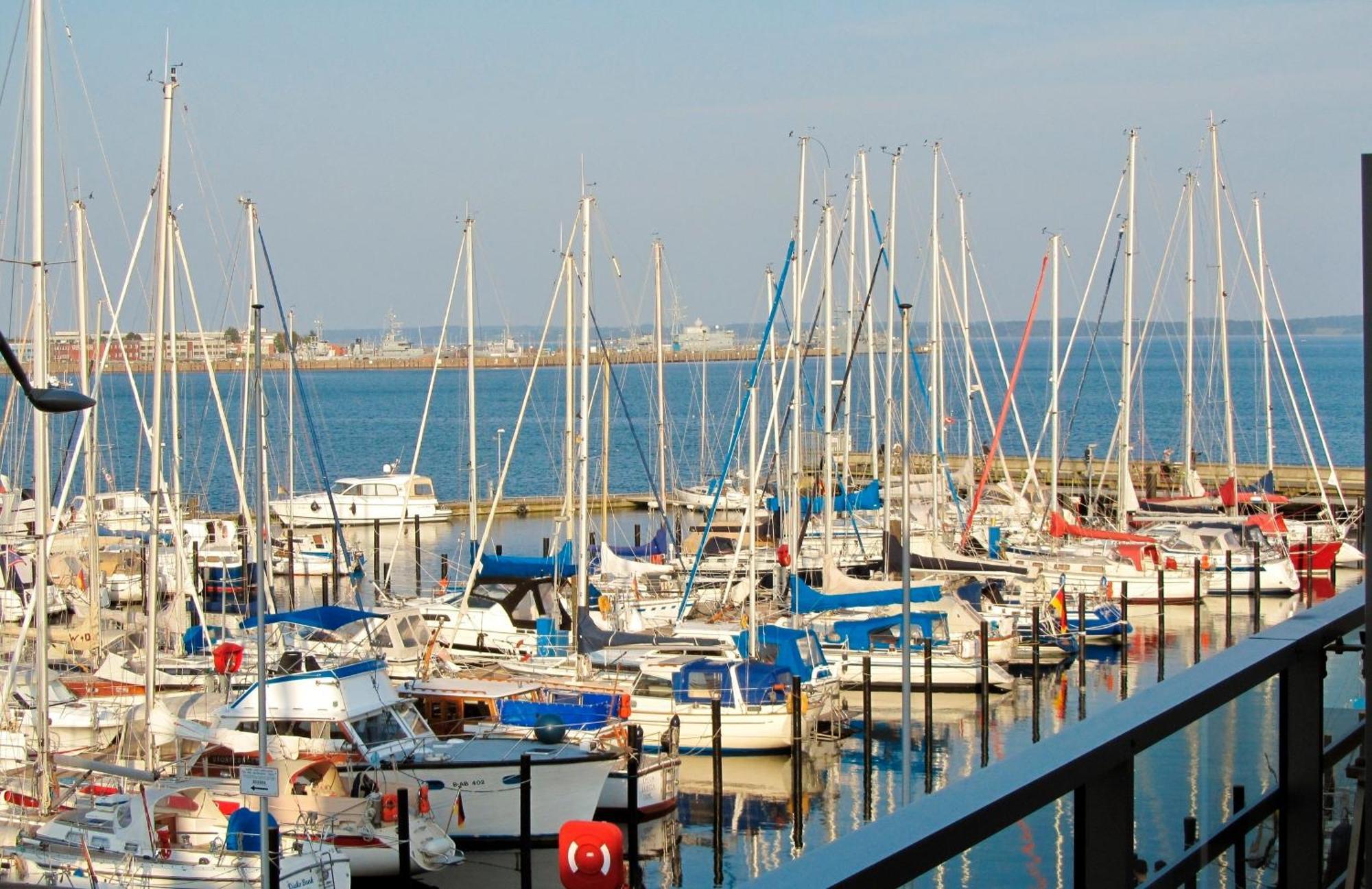 Apartment 12 - "Silbermoewe I" - Blickrichtung Yacht- Und Binnenhafenoffenes Meer เอ็คคานเฟอร์เดอ ภายนอก รูปภาพ